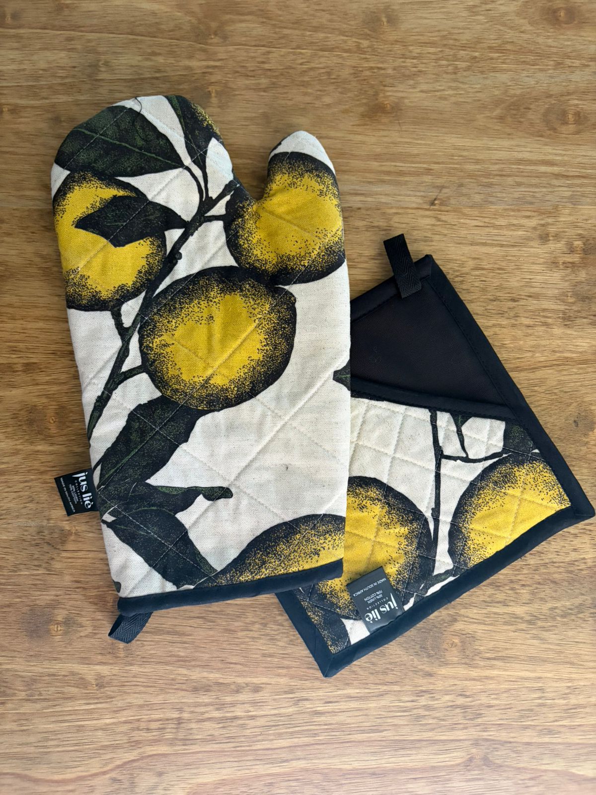 Lemon Oven Mitt Set
