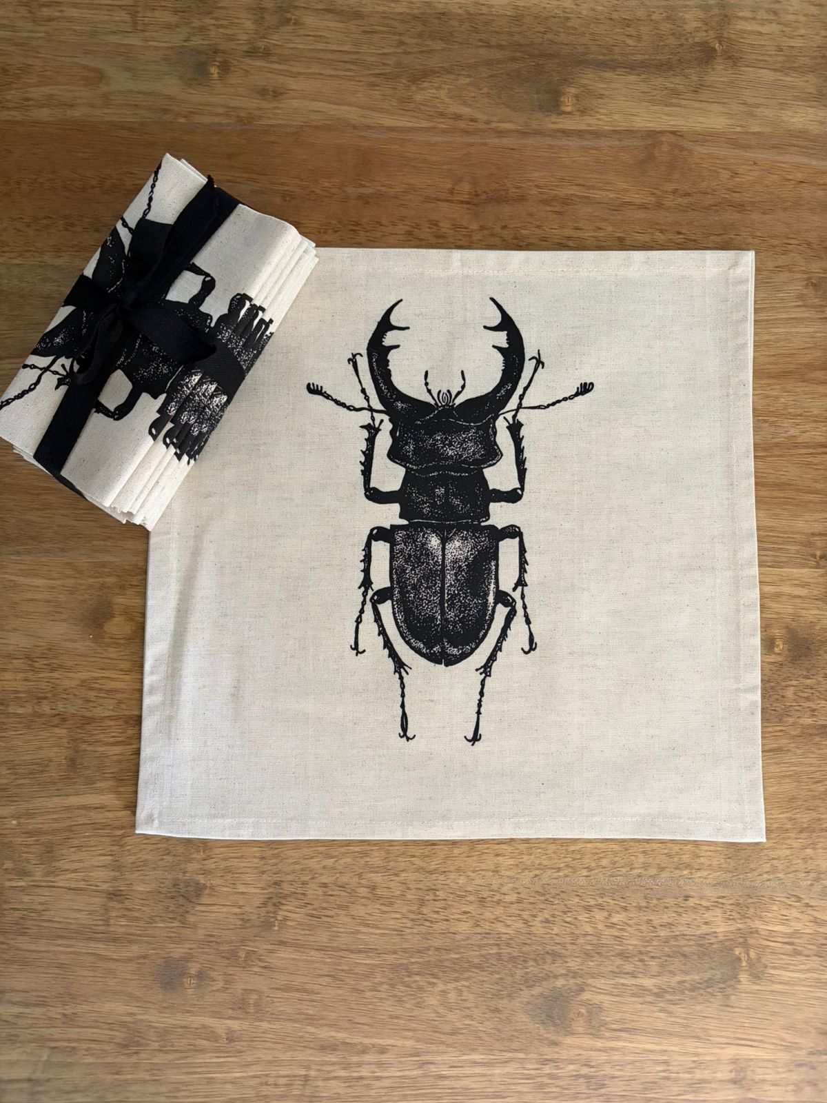 Lucandidae Zhuxiangi Beetle - Linen Blend Napkin